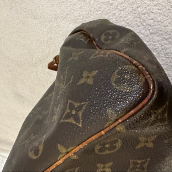Authentic Louis Vuitton Monogram Canvas Handbag speedy 35 - Picture 13 of 16